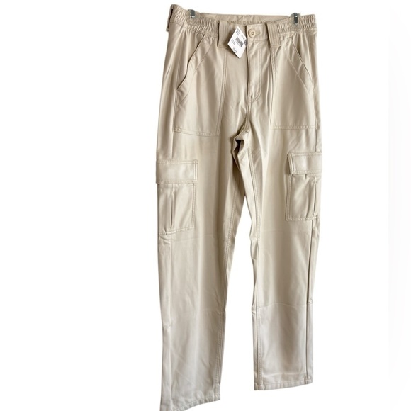 American Eagle Faux Leather Cream Elastic High Waisted Cargo Pants Size 8 Long - Picture 4 of 15